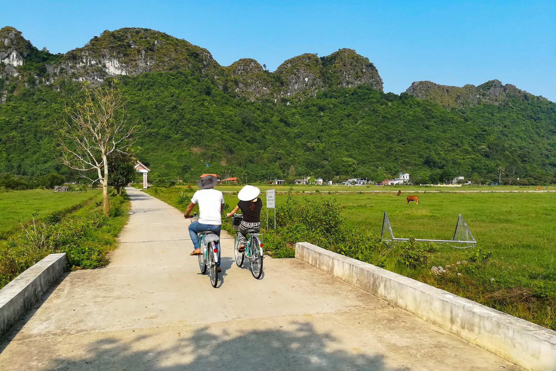 En vélo sur l'île de Cat Ba