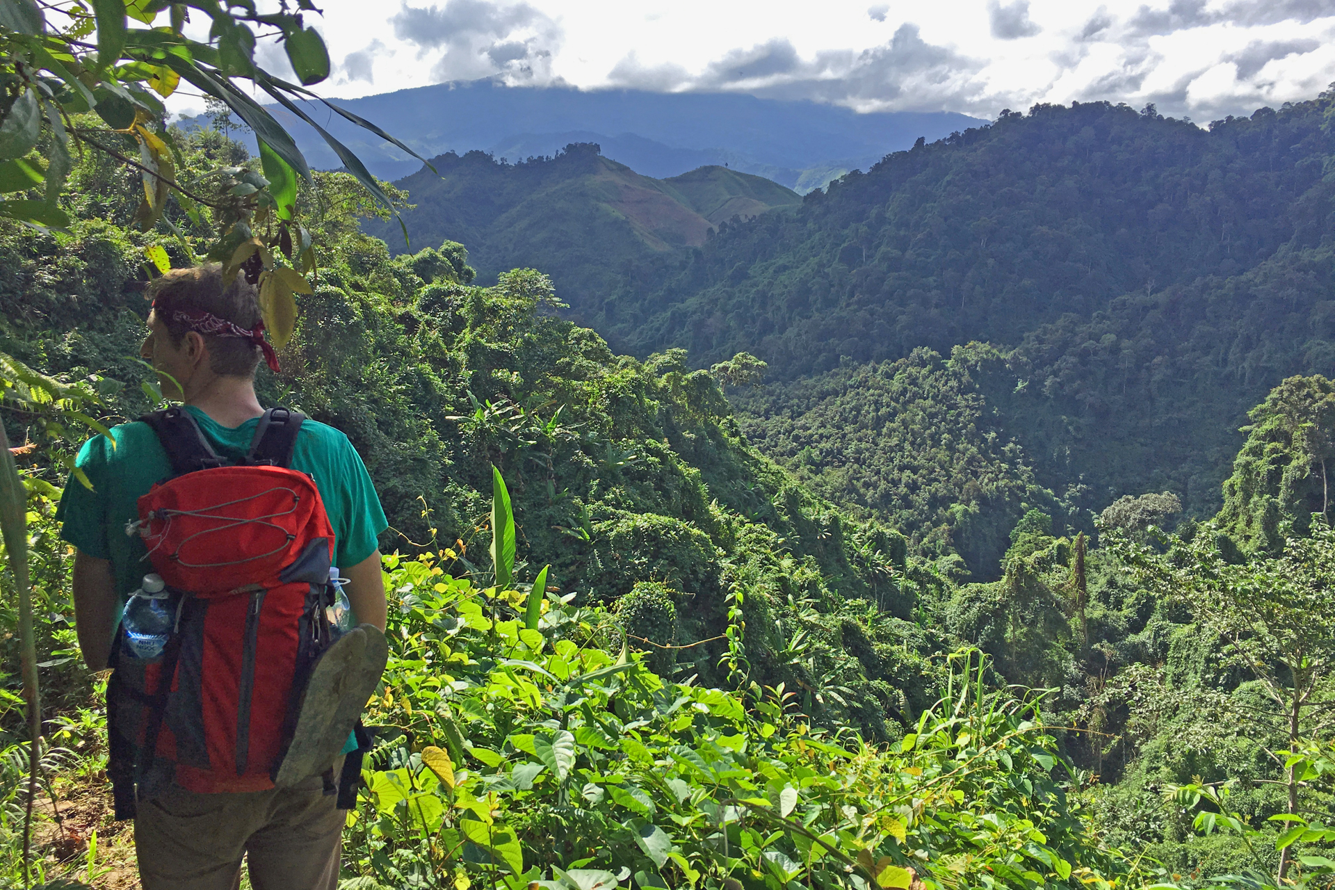 Trek dans les montagnes du centre Vietnam