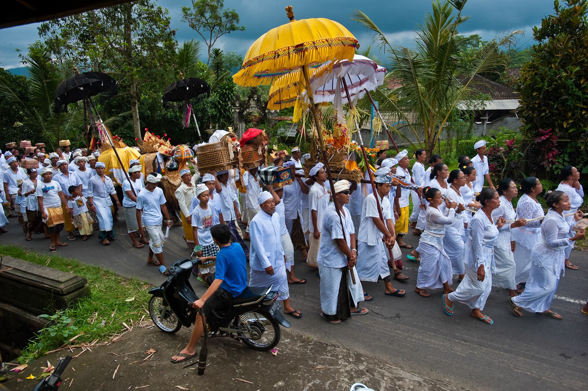 Procession Hindouiste sur Bali 