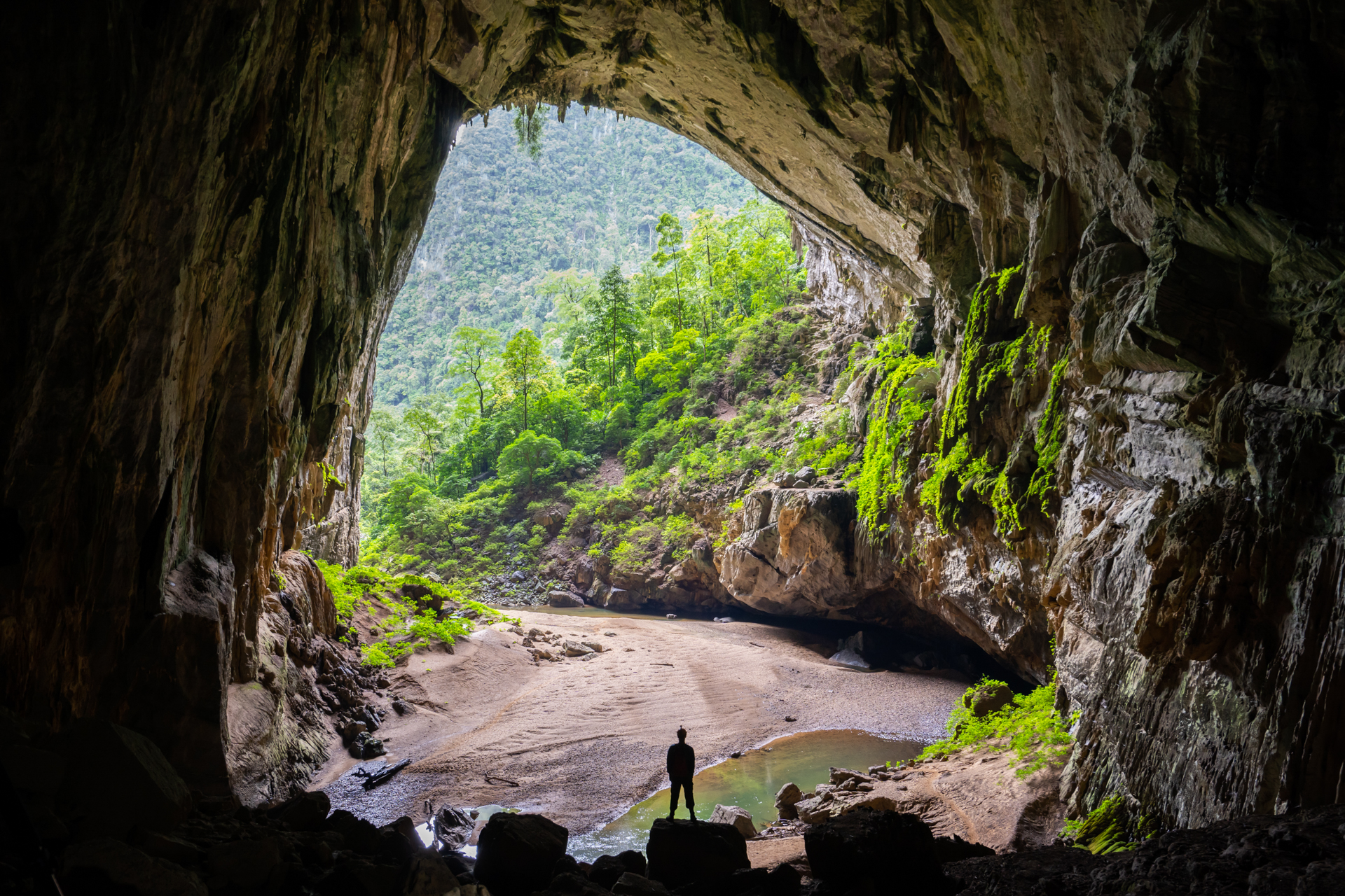 Entrée de la grotte de Phong Nha