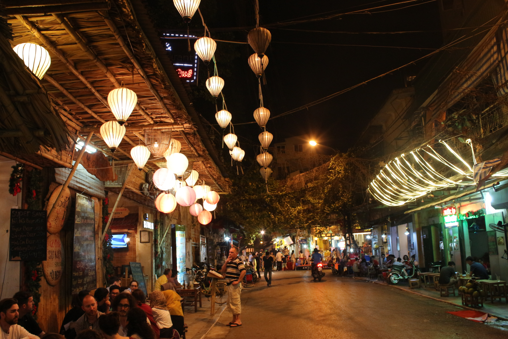 Dans les vieux quartiers de Hanoi