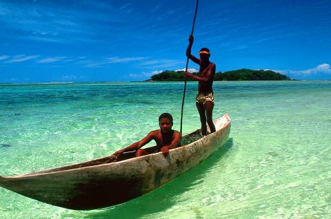 Excursion en barque sur les eaux turquoise de Nosy Antafana