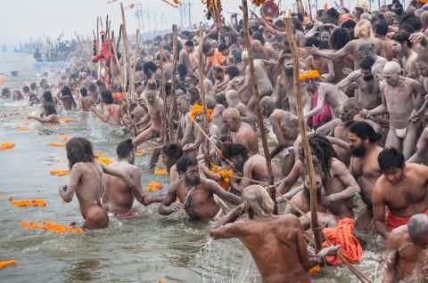 Voyage vers le bain des naga sadhus à la Kumbh Mela d'Allahabad à Prayagraj