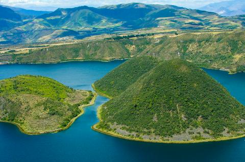 Laguna Cuicocha dans les Andes en Équateur