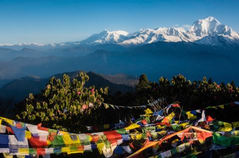 Le Dhaulagiri à 8160 m et le Tukuche peak depuis Poon Hill au Népal