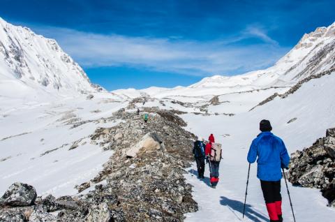 Montée du Larkye pass à 5135 m sur le tour du Manaslu au