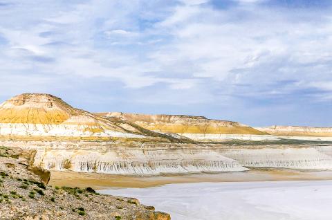 Randonnée vers le salar de Tuzbaïr au Kazakhstan