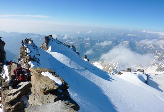 Voyage d'aventure à la montée du sommet du Grand Paradis