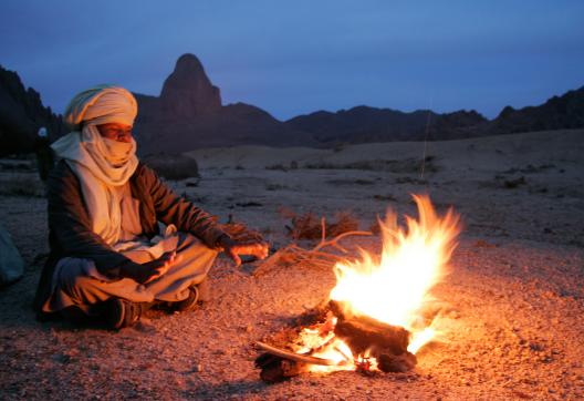 Voyage avec un touareg au bivouac