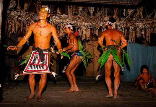 Voyage vers la danse des chamans mentawaï sur l'île de Siberut