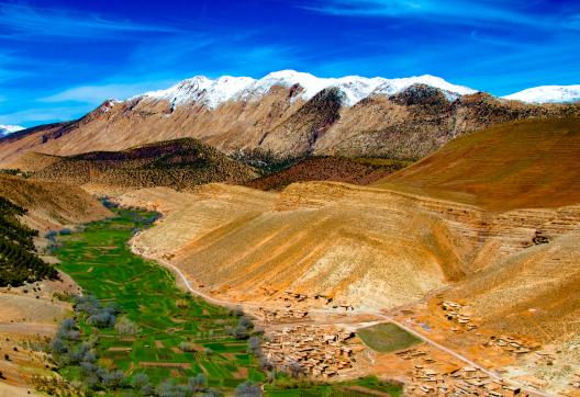 Trekking avec un panorama sur le M'Goun