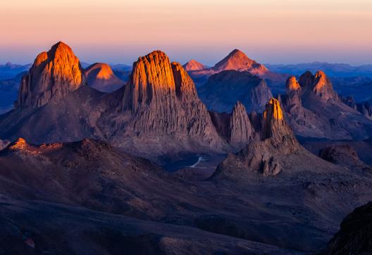 Coucher de soleil sur les Tezoulaïg à l'Assekrem