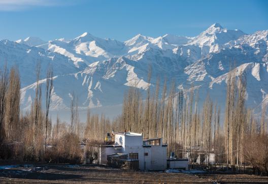 La ville de Leh au Ladakh en hiver en Himalaya en Inde