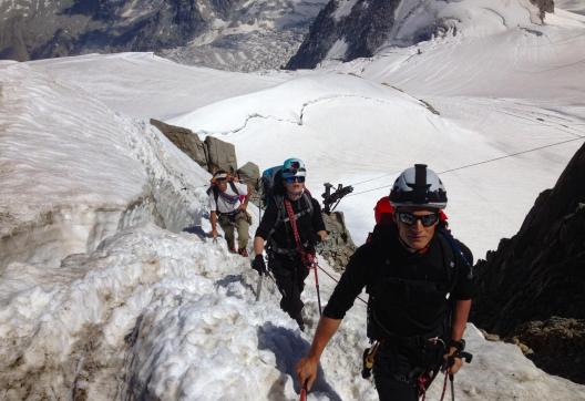 Ascension du mont Blanc du Tacul à 4248 mètres dans les Alpes