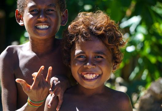 Rencontre d'enfants papous des îles de Raja Ampat