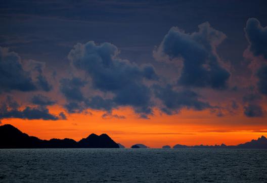 Découverte du paysage de Raja Ampat au coucher du soleil