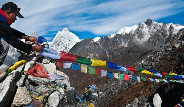 Trek Vers Les Deux Camps De Base Du Kangchenjunga - Tamera