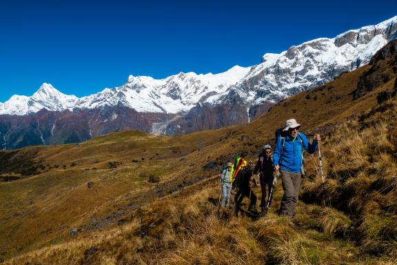 Randonneurs lors d'un trek au Népal